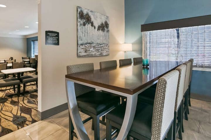 Breakfast area